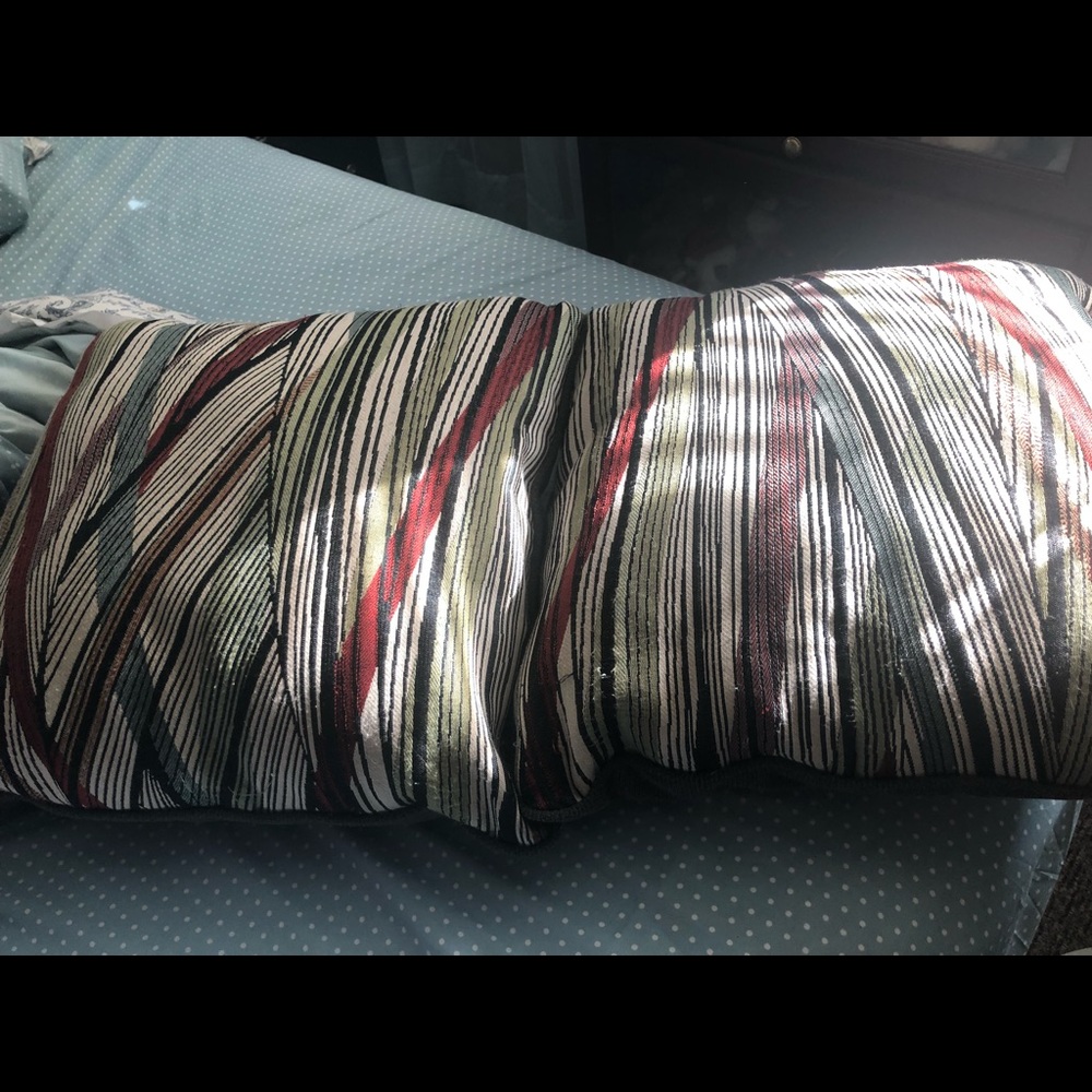 Ashley pillows set 4